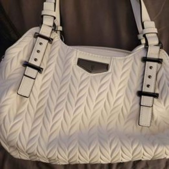 VERA WANG SIMPLY VERA BAG BUENA SATCHEL - Picture 1 of 1